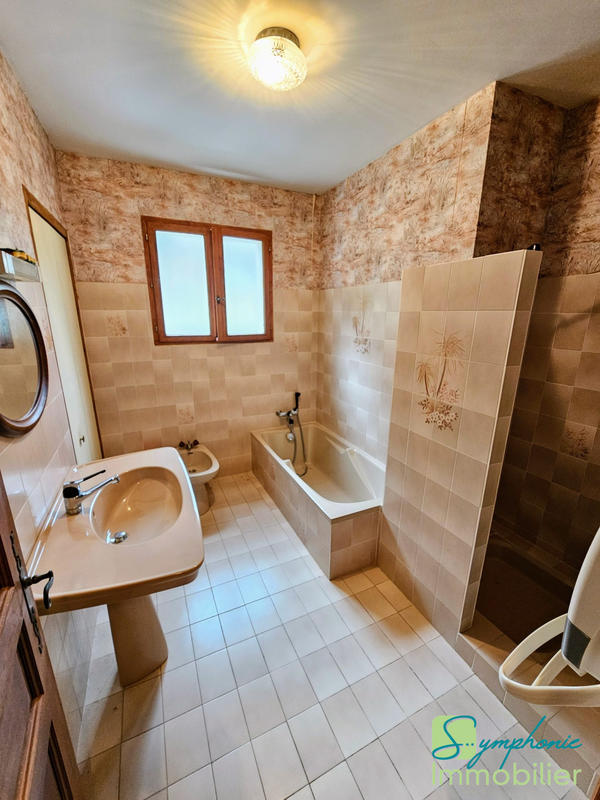 Villa - 190 m² - 10 pièces