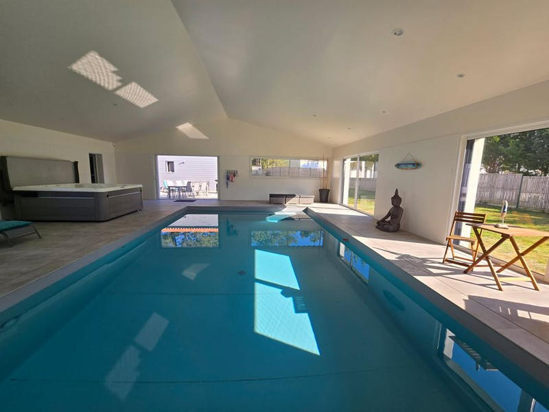 Villa - 345 m² - 8 pièces