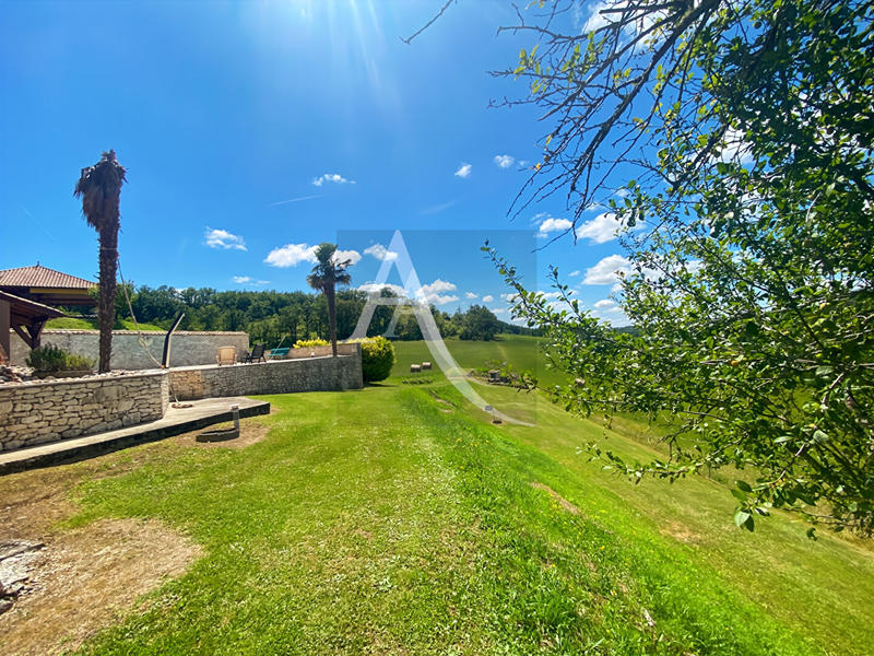 Maison - 180 m² - 6 pièces