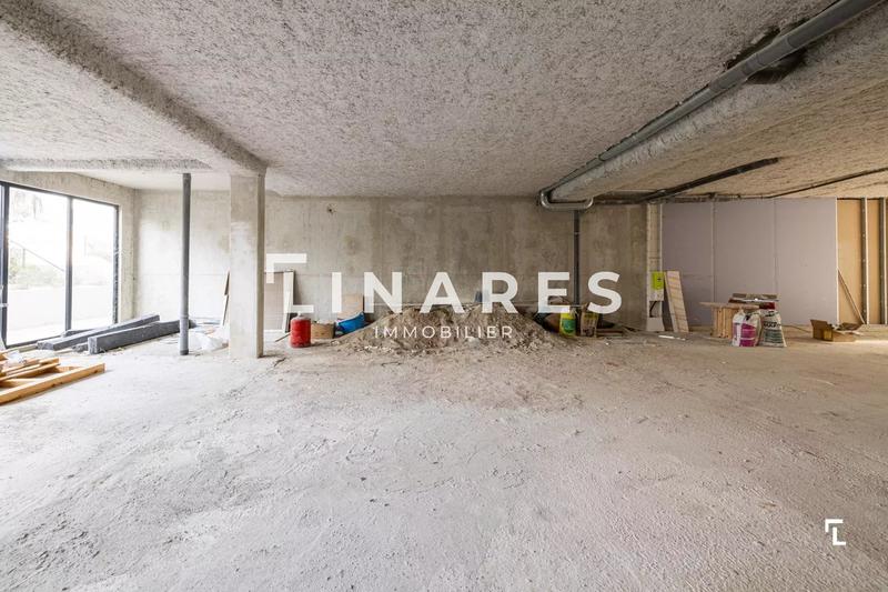 Local commercial - 145 m² - 1 pièce