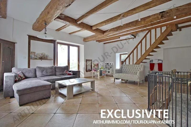 Maison - 225 m² - 9 pièces