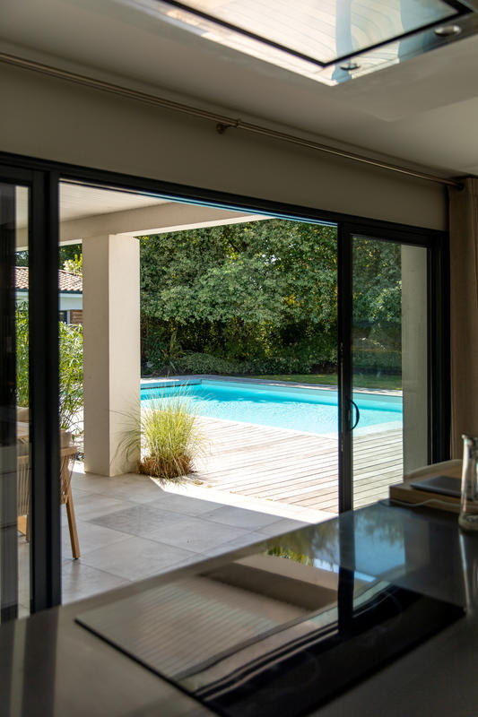 Maison - 225 m² - 9 pièces