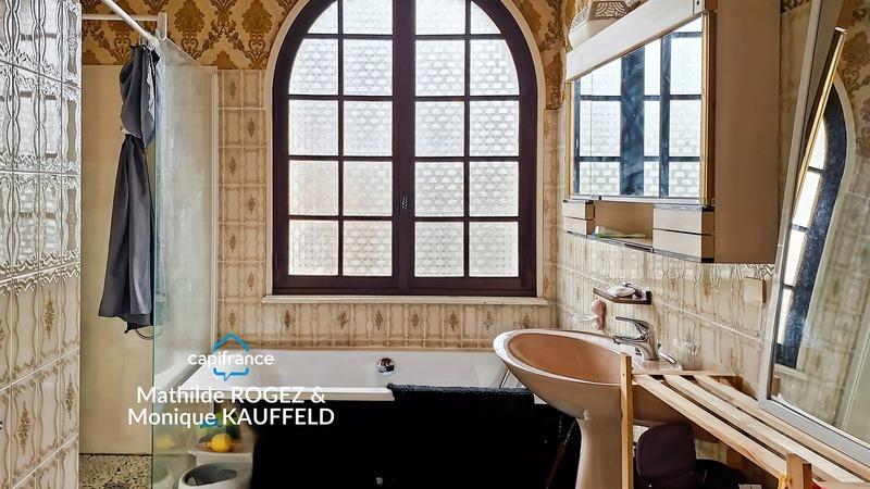 Maison - 274 m² - 7 pièces