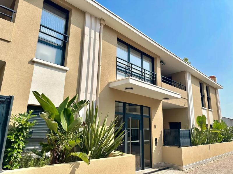 Appartement - 80 m² - 3 pièces