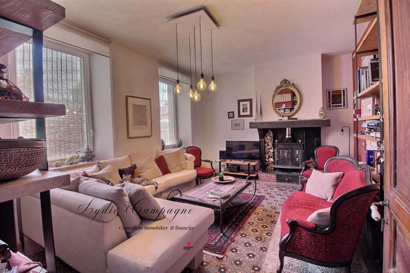 Demeure - 305 m² - 11 pièces