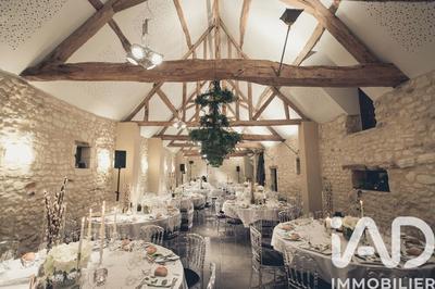 Maison - 561 m² - 35 pièces