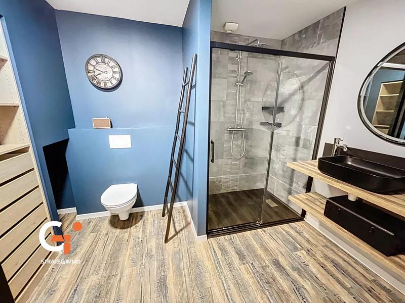 Maison - 205 m² - 7 pièces