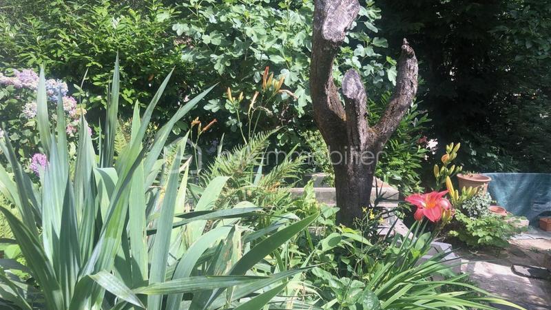 Maison - 304 m² - 11 pièces