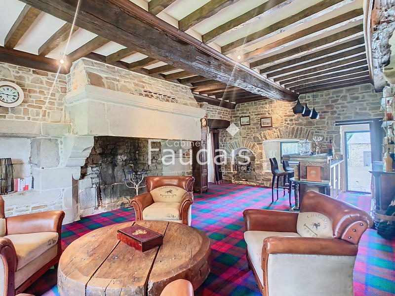 Propriété - 450 m² - 10 pièces