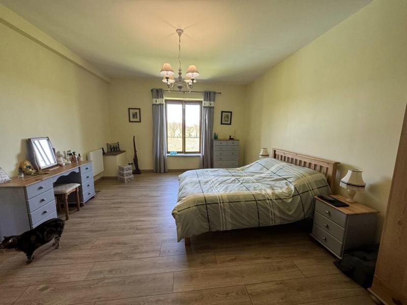 Maison - 300 m² - 12 pièces