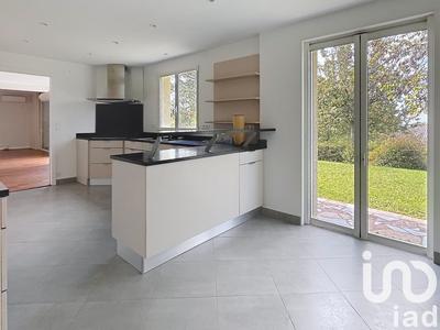 Maison - 210 m² - 7 pièces