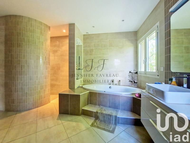 Maison de maîtres - 257 m² - 8 pièces