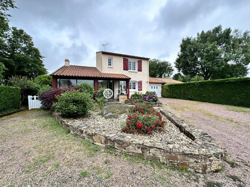 Maison traditionnelle - 130 m² - 6 pièces
