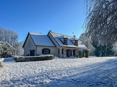 Maison traditionnelle - 147 m² - 6 pièces