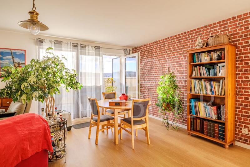 Appartement - 97 m² - 4 pièces