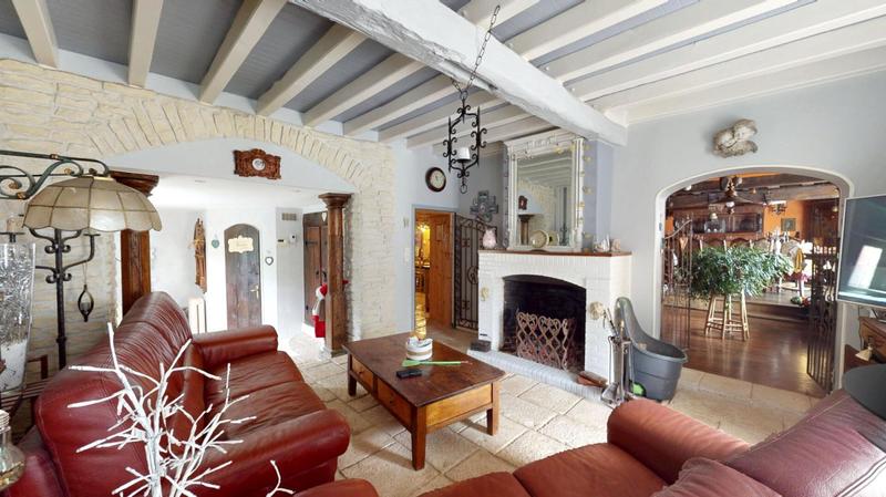 Maison - 230 m² - 8 pièces