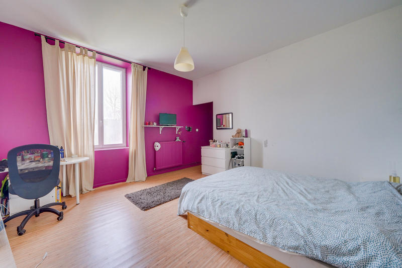 Maison - 330 m² - 10 pièces