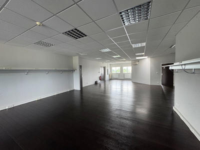 Local commercial - 160 m² - 1 pièce