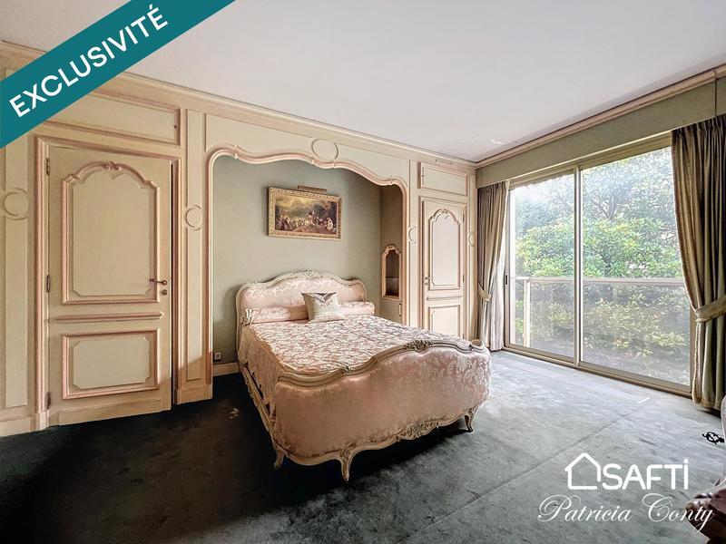 Maison - 460 m² - 11 pièces