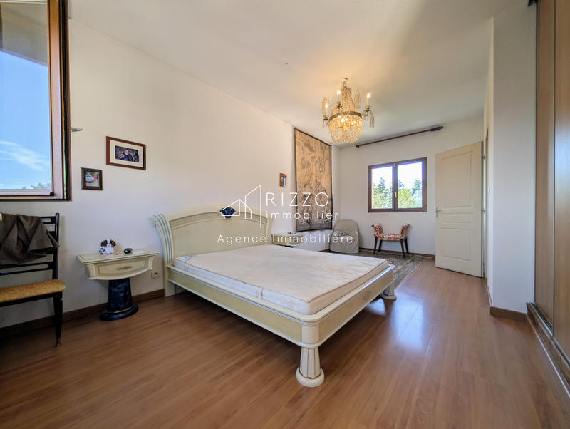 Maison - 165 m² - 6 pièces