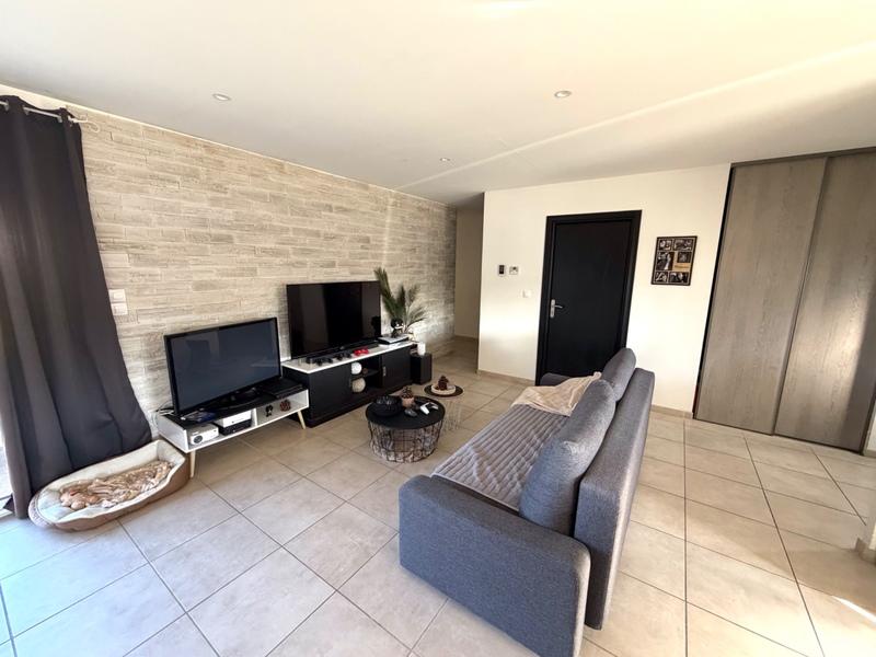 Maison - 121 m² - 6 pièces