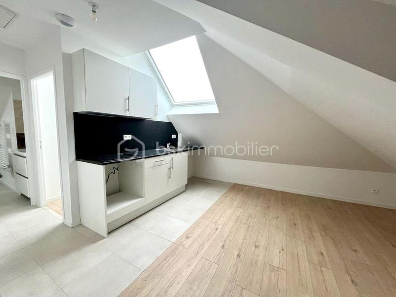 Studio - 15 m² - 2 pièces