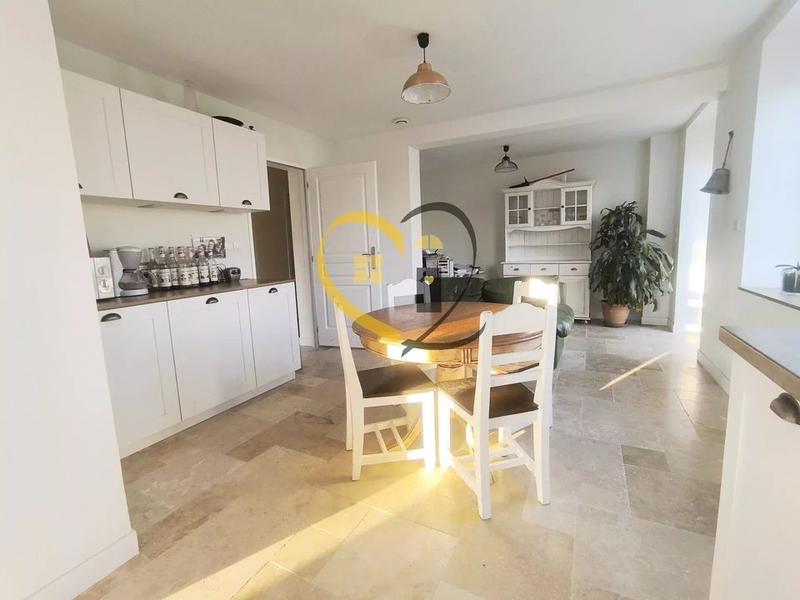 Maison de ville - 254 m² - 1 pièce