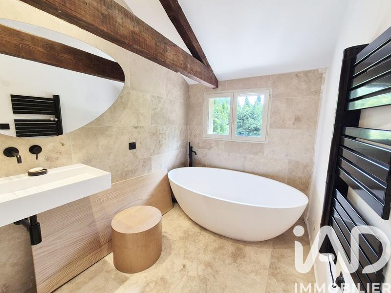 Maison - 203 m² - 7 pièces