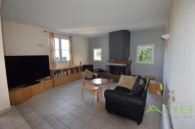 Maison - 210 m² - 6 pièces