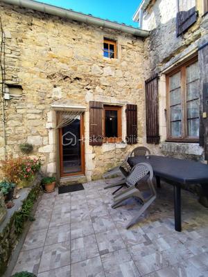 Maison de village - 80 m² - 5 pièces