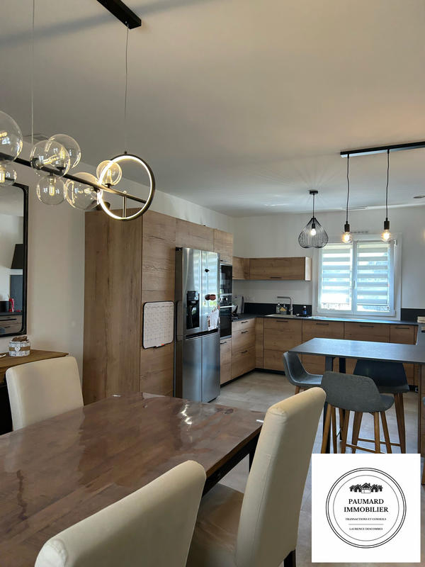 Maison - 104 m² - 8 pièces