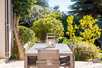 Maison - 220 m² - 5 pièces