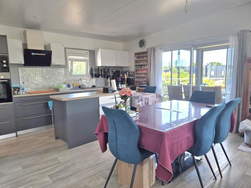 Maison - 96 m² - 4 pièces