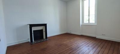 Maison - 210 m² - 6 pièces