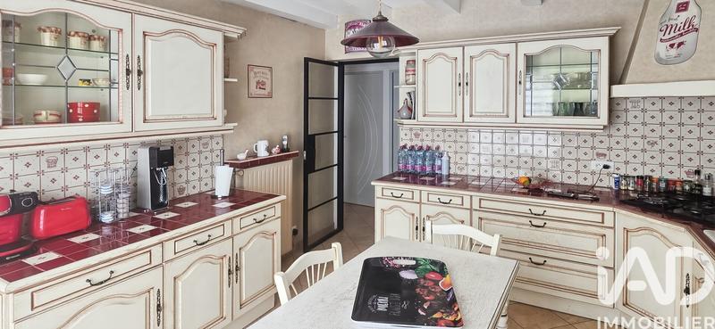 Maison - 184 m² - 8 pièces