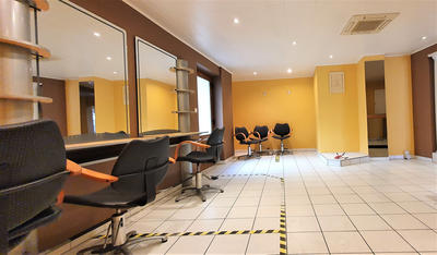 Local commercial - 119 m² - 6 pièces