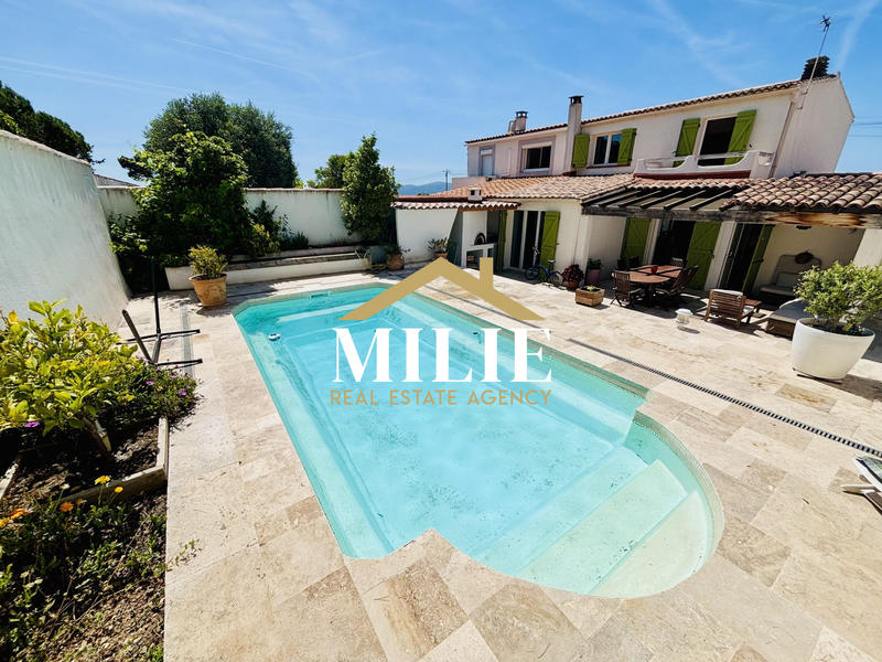 Maison - 95 m² - 4 pièces