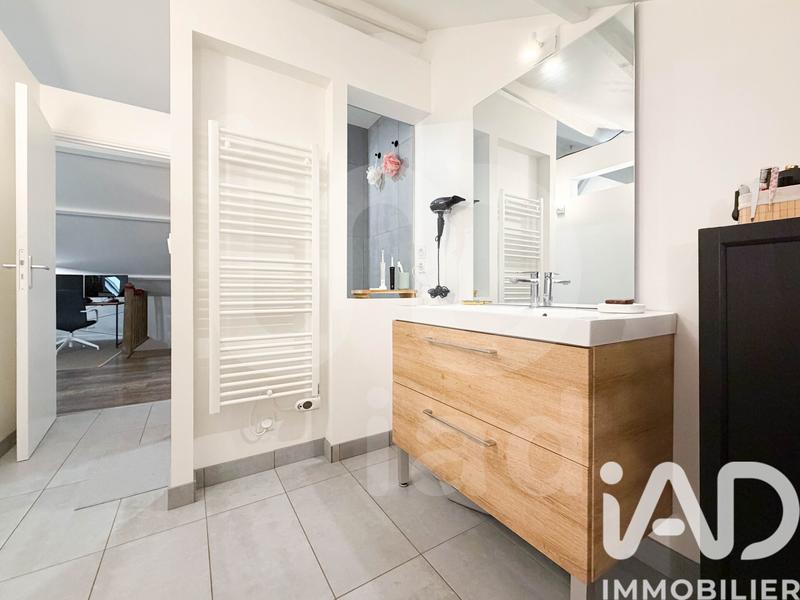 Loft - 83 m² - 3 pièces