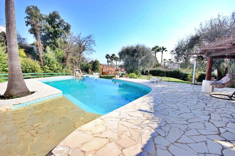 Villa - 250 m² - 7 pièces