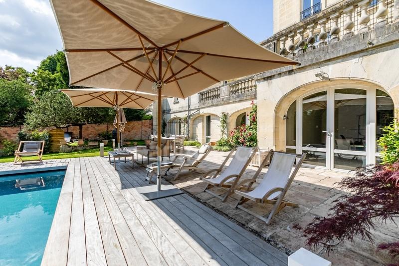 Maison bourgeoise - 396 m² - 12 pièces