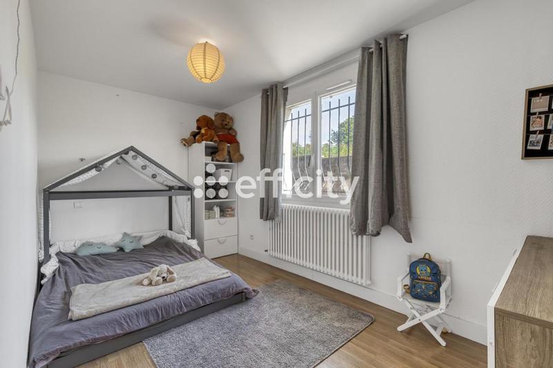 Maison - 182 m² - 7 pièces