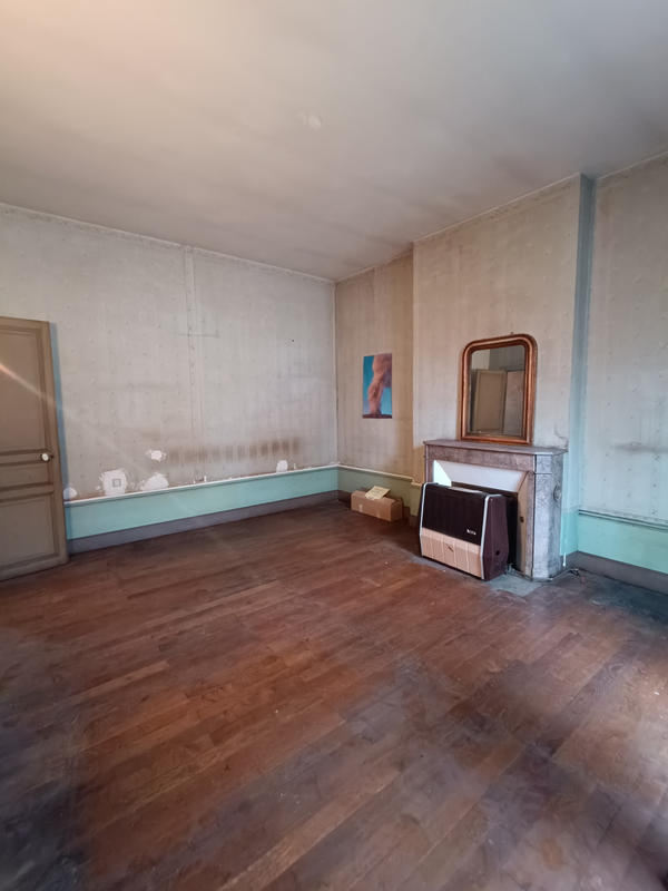 Maison - 210 m² - 7 pièces