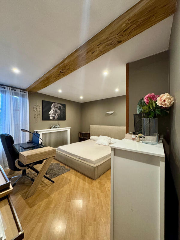 Maison - 230 m² - 6 pièces