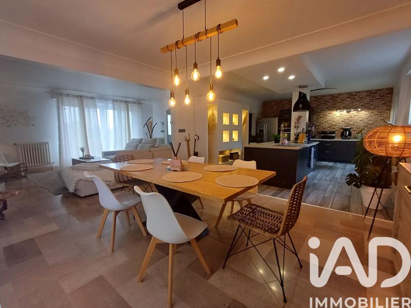 Maison - 199 m² - 7 pièces