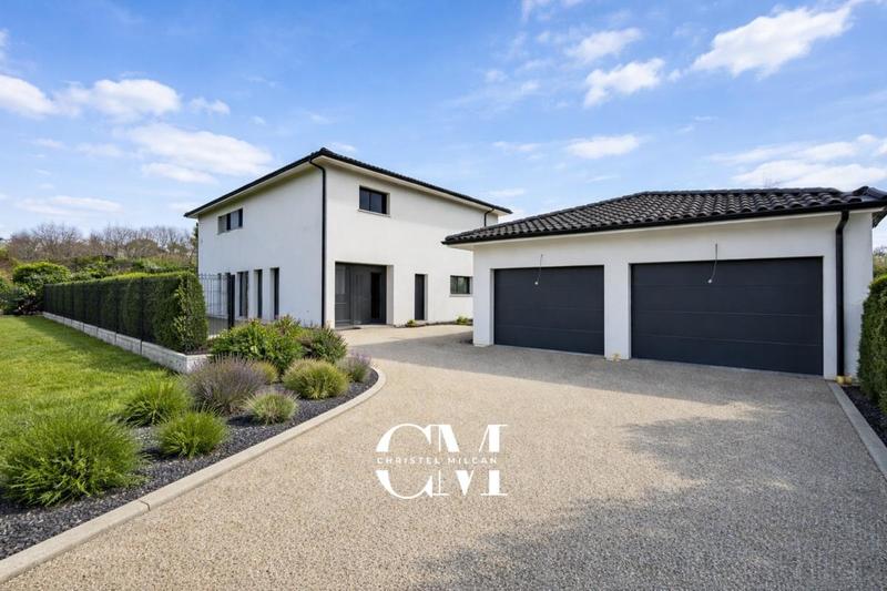 Villa - 215 m² - 8 pièces