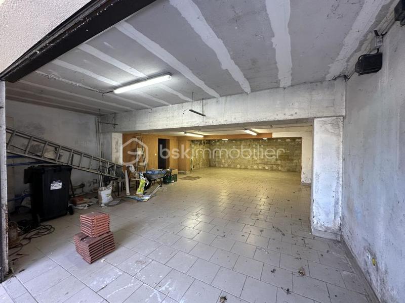 Maison - 207 m² - 7 pièces