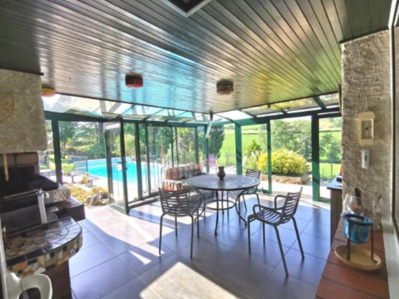 Maison - 230 m² - 8 pièces