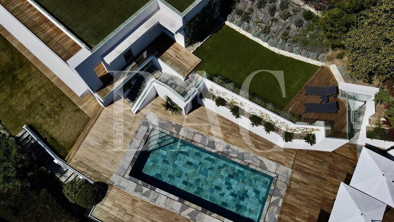 Villa - 285 m² - 7 pièces