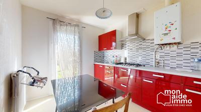 Maison traditionnelle - 82 m² - 4 pièces