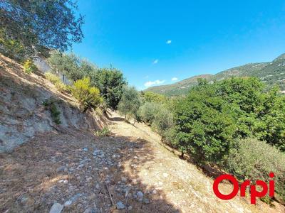 Terrain constructible - 1 400 m²